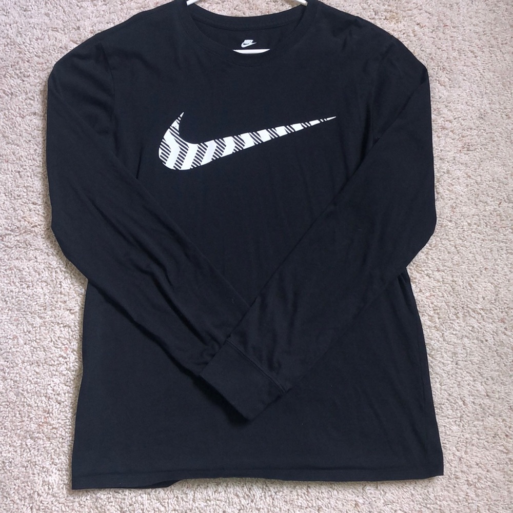 Nike - M Black Long Sleeve